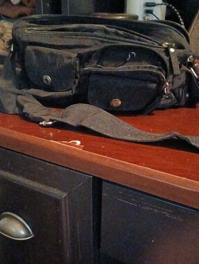 Source Unknown Black Canvas Messenger Bag with Multiple Pockets